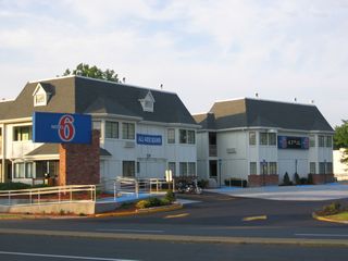 Enfield Motel 6