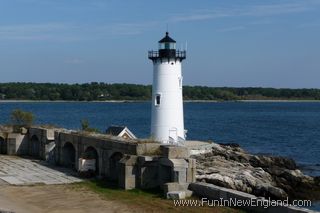 New Castle Portsmouth Harbor Light