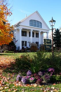 Newfane Four Columns Inn Restaurant