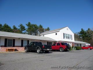 Brimfield White Coach Motel