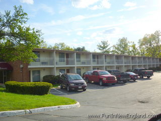 Westfield Econo Lodge Inn & Suites